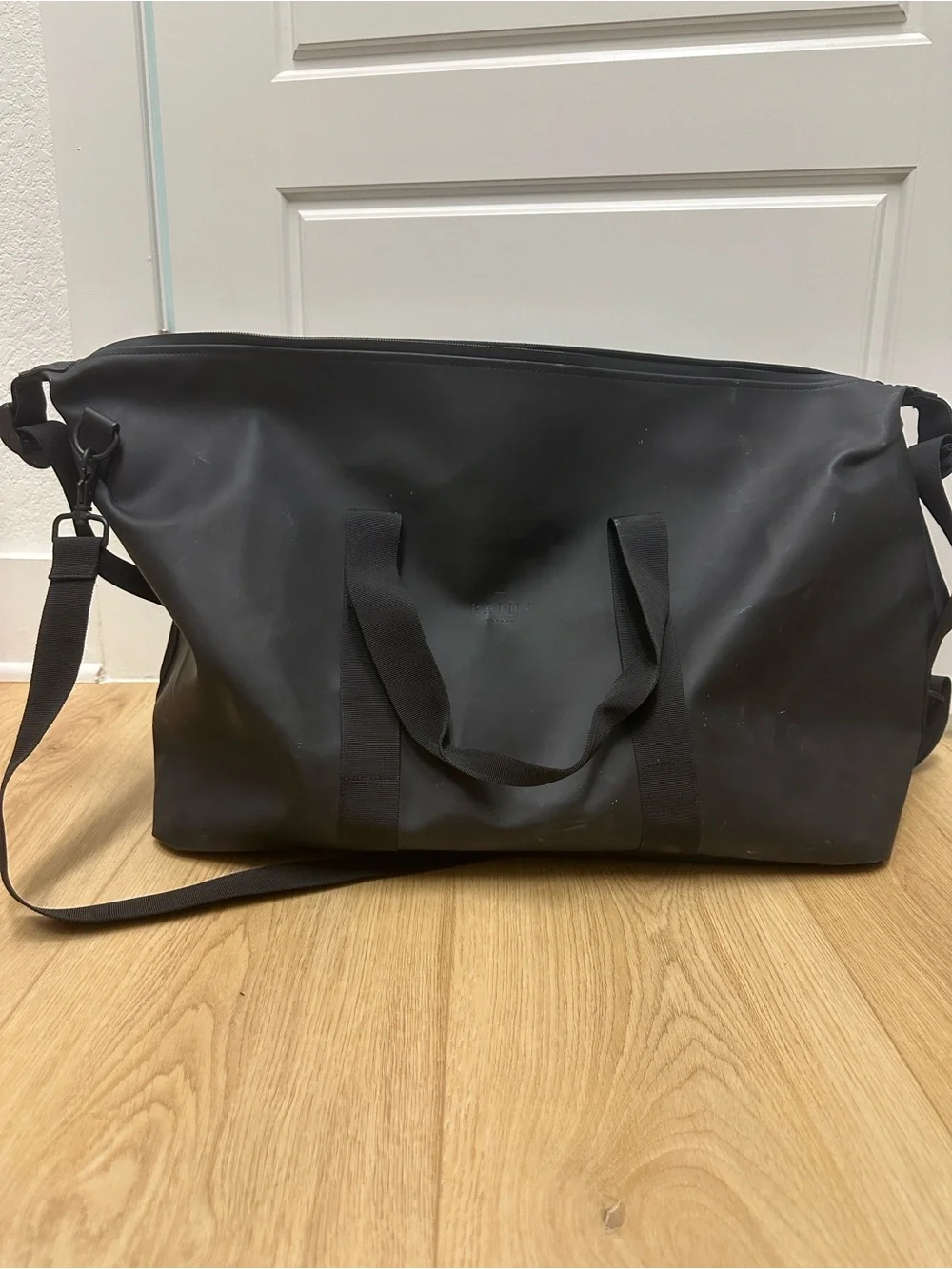 N/A spacious black