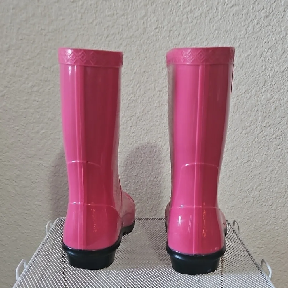 UGG rain wet boots