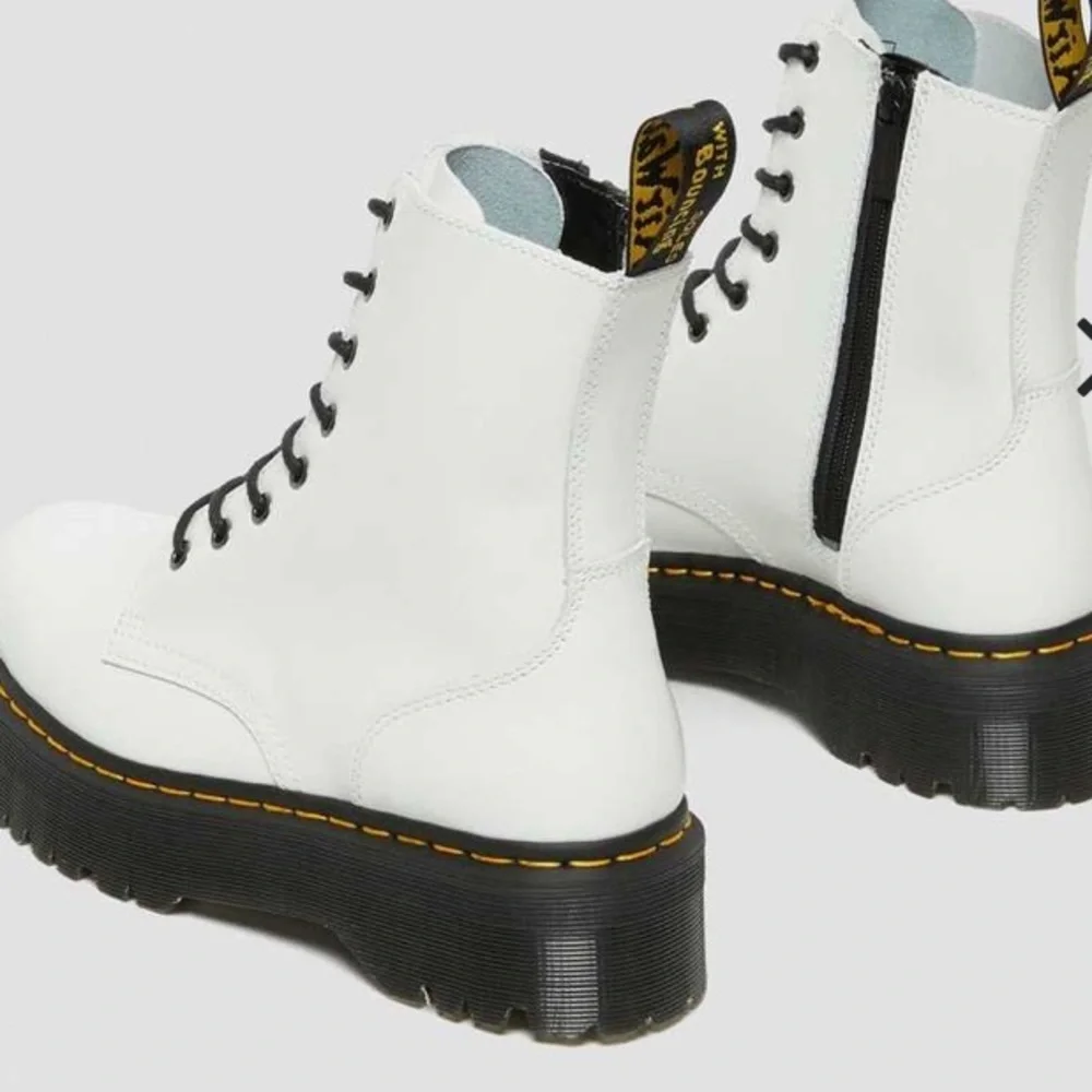 Dr. Martens gorgeous stand