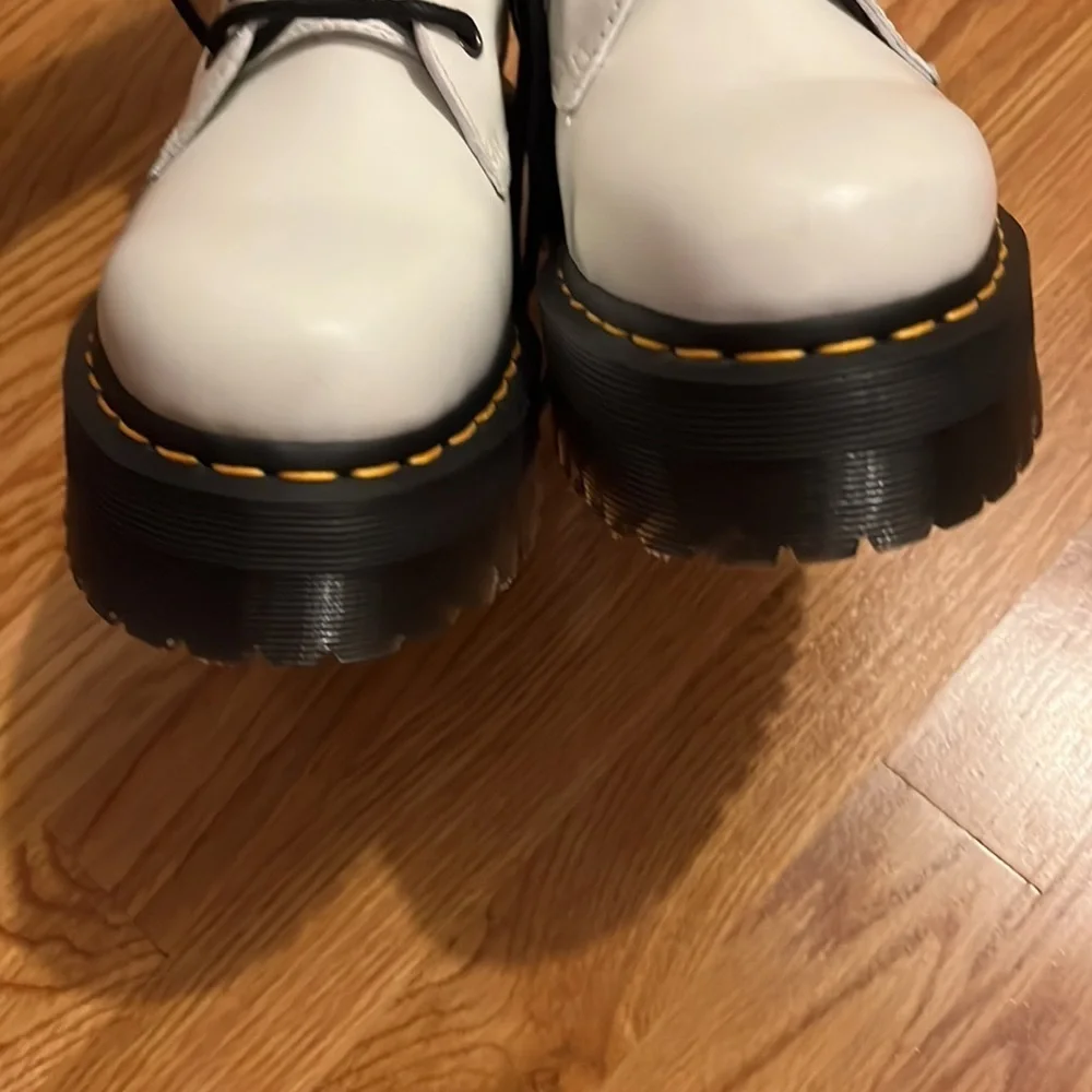 Dr. Martens gorgeous stand