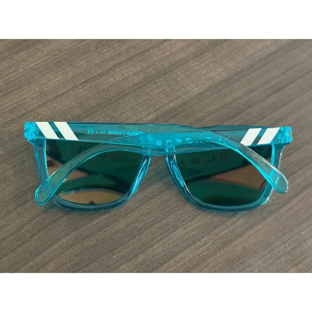 Blenders mirrored coastal