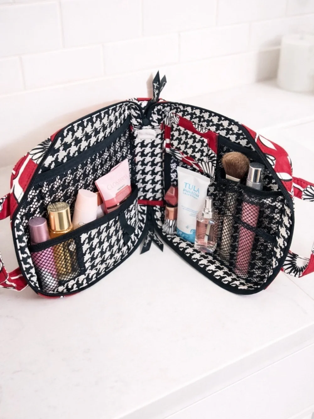 Vera Bradley contents pet