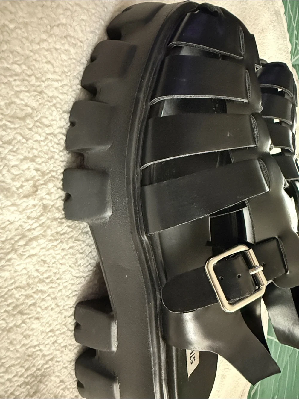 Steve Madden bold strappy