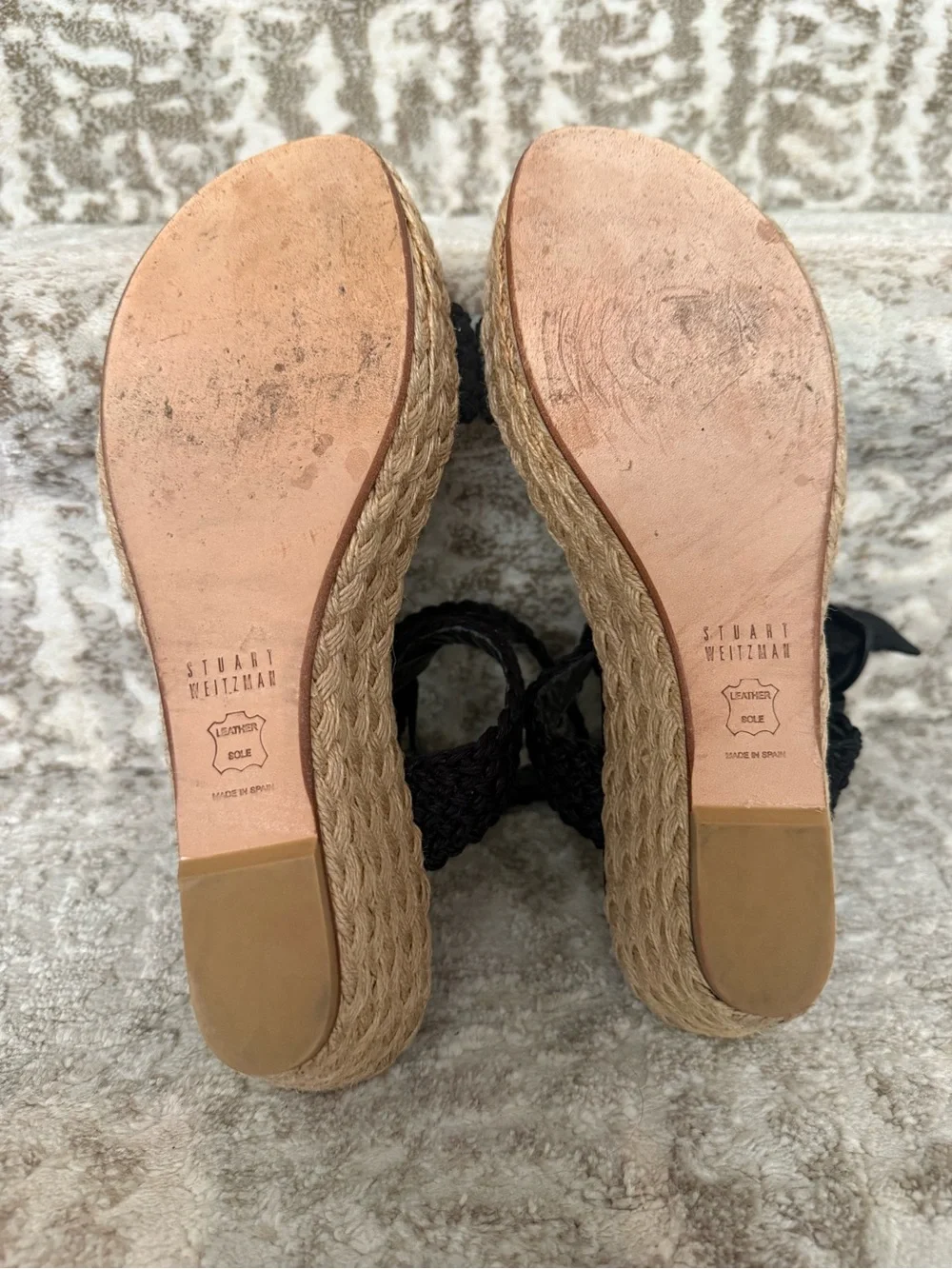 Stuart Weitzman outfits adds wedge