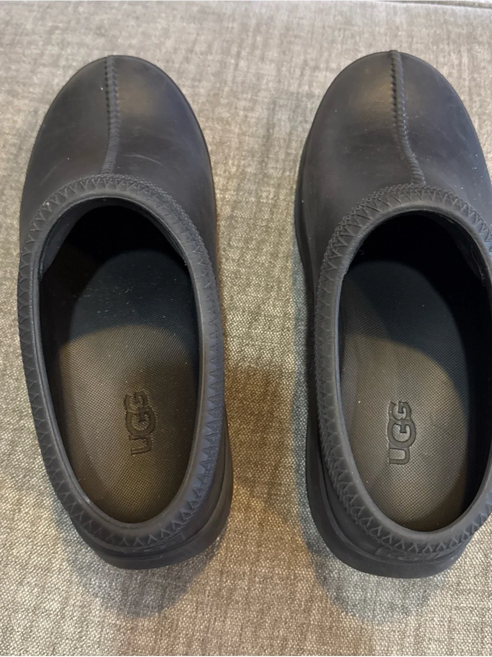 UGG classic slip