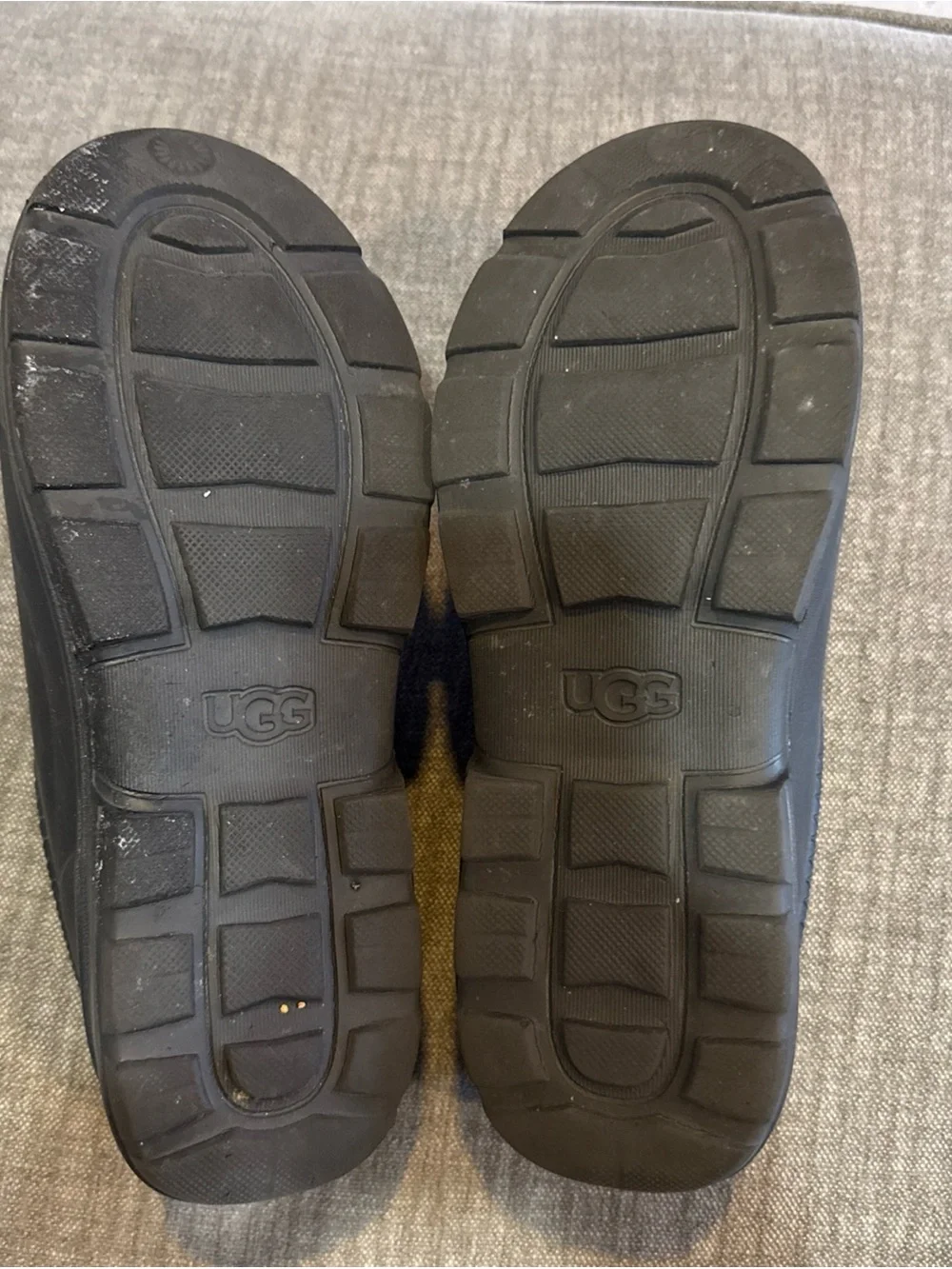 UGG classic slip