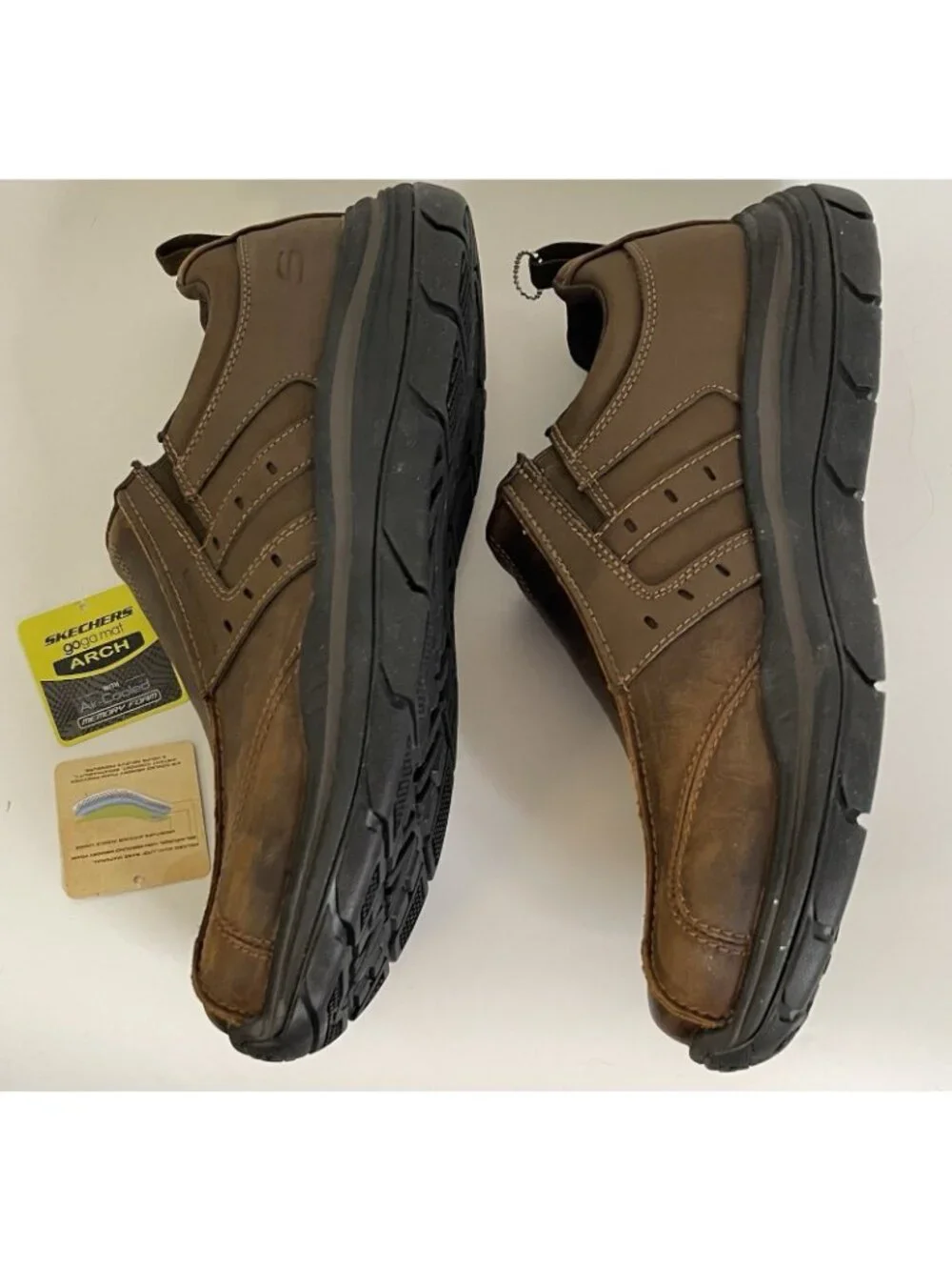 Skechers unworn new tabs