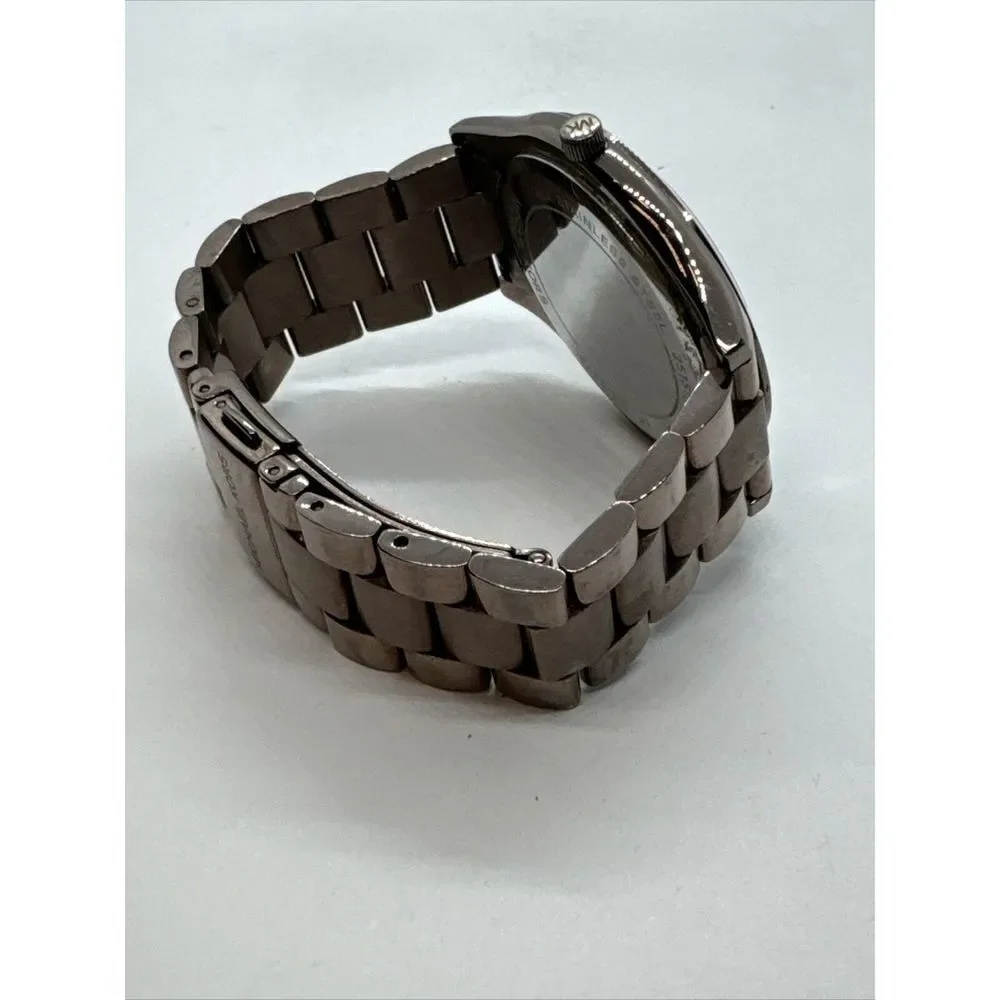 Unbranded by material