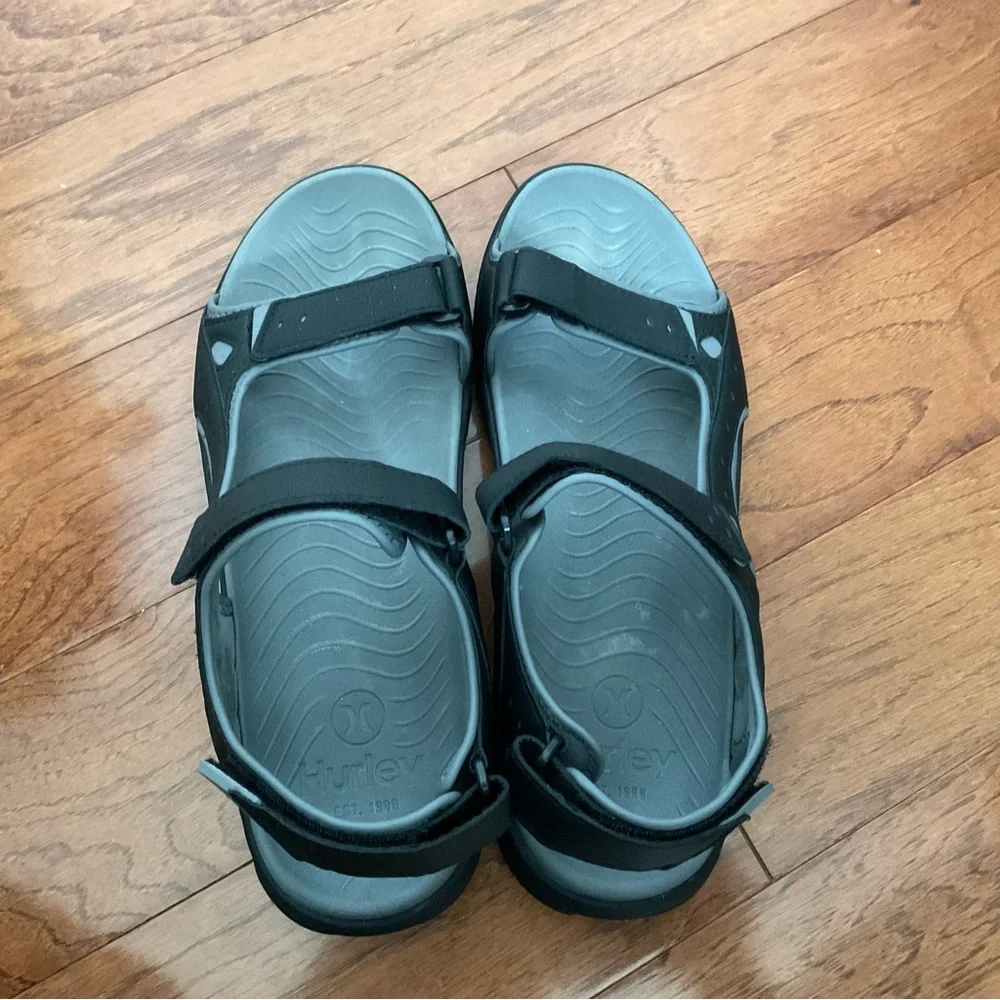 Hurley size 13
