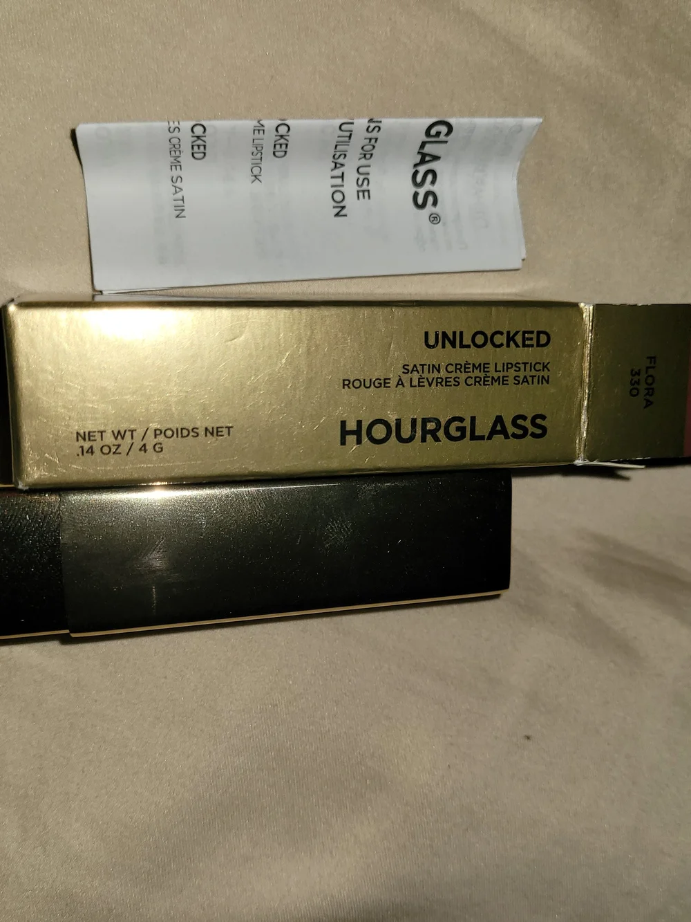 Hourglass creamy satin