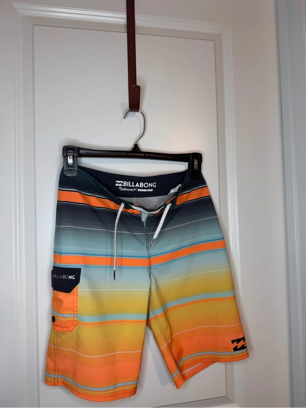 Billabong drawstring adjustable