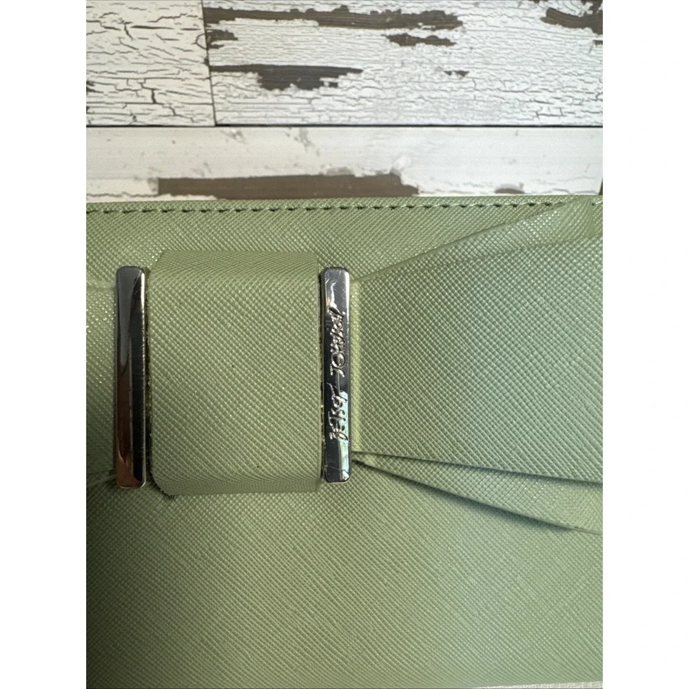 Betsey Johnson zipper id textured