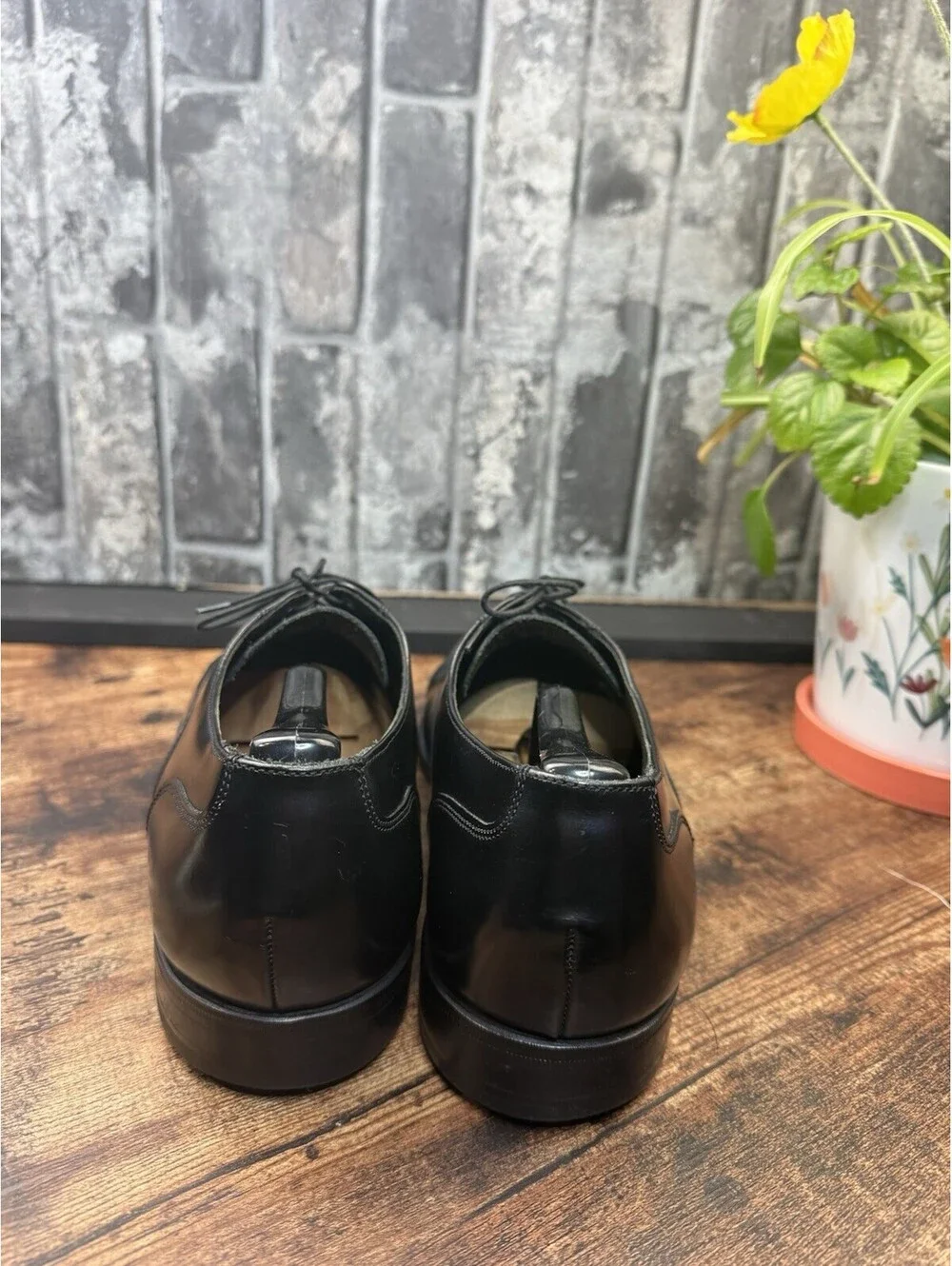 Florsheim tiny nicks