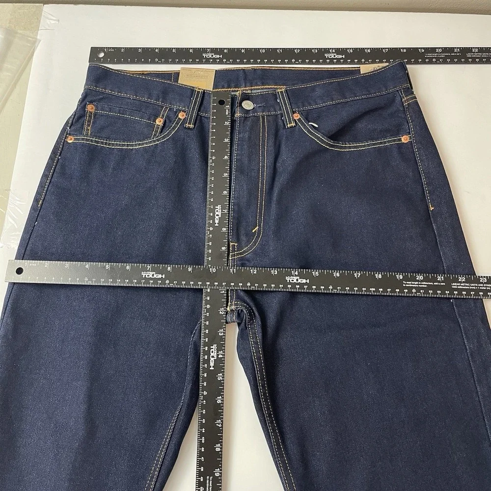 Levis sizing title