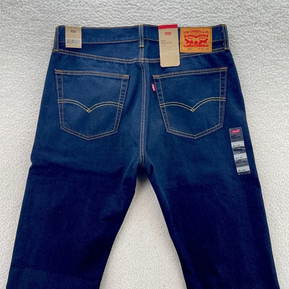 Levis sizing title