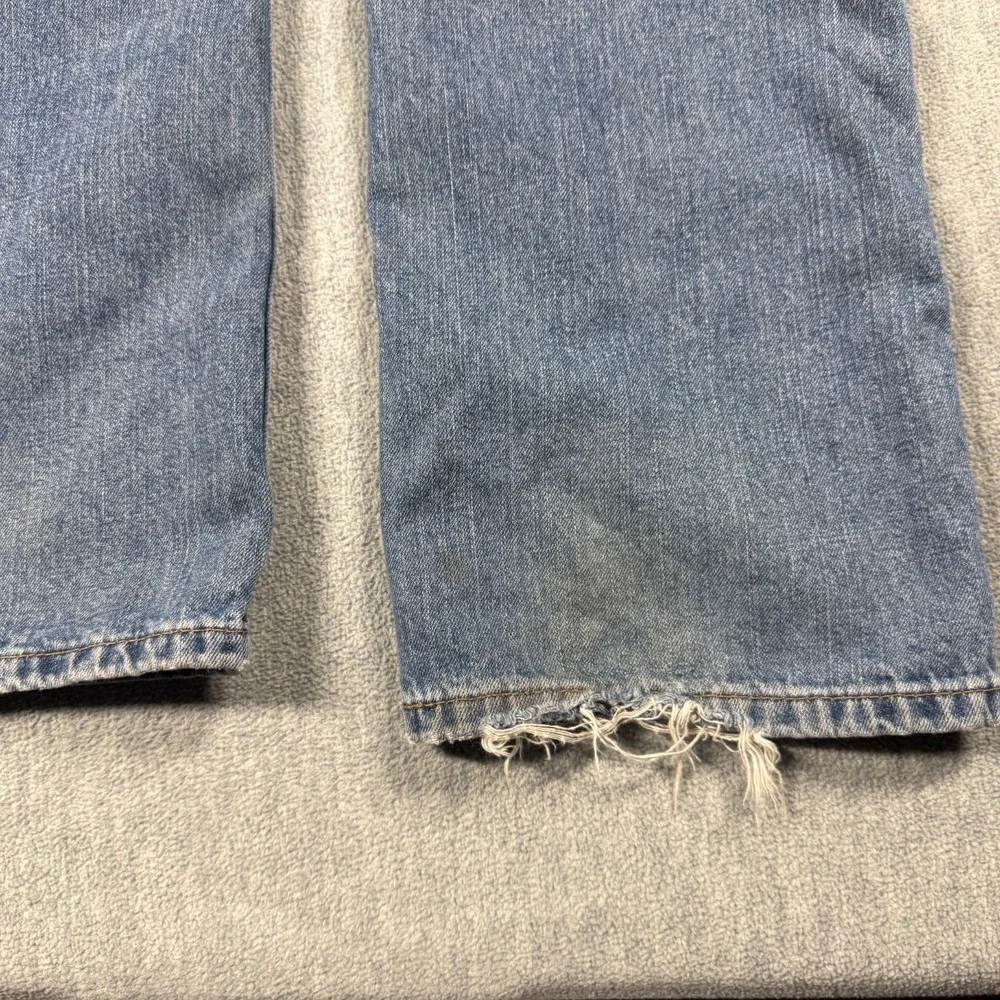 Levis please history fit