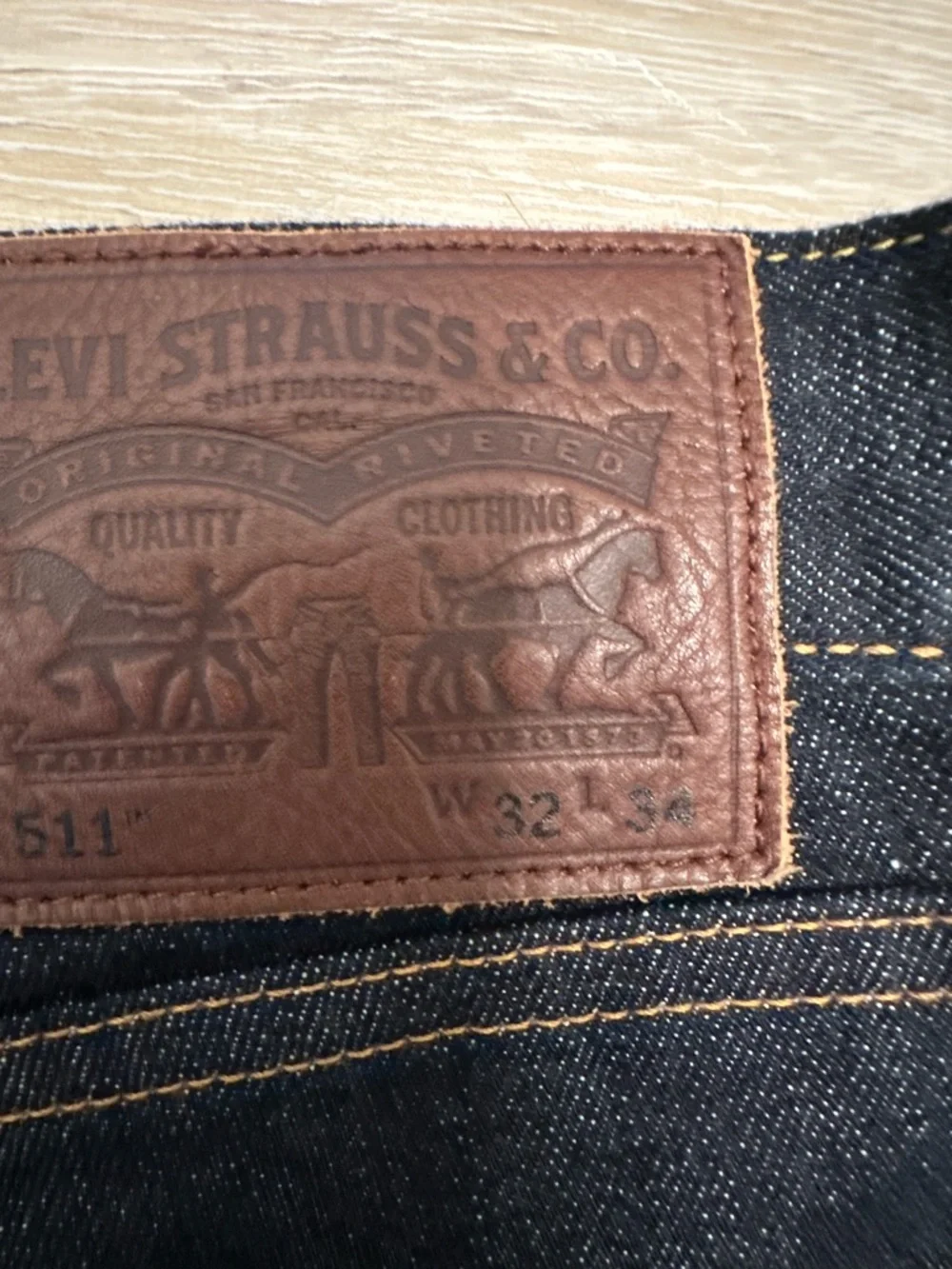 Levis stitching 32x34 pairs