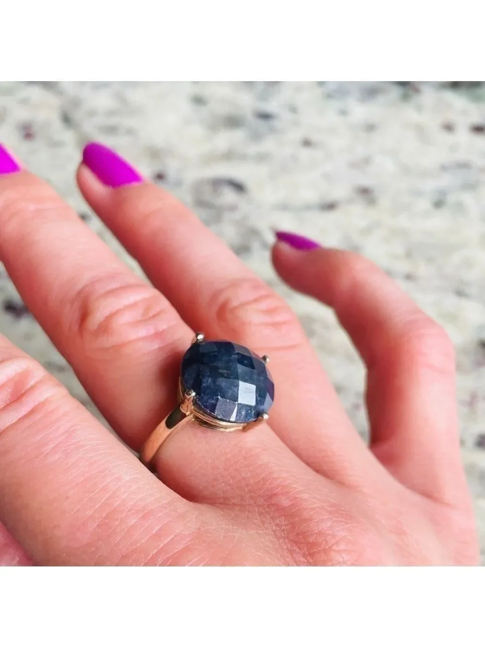 N/A faceted blue
