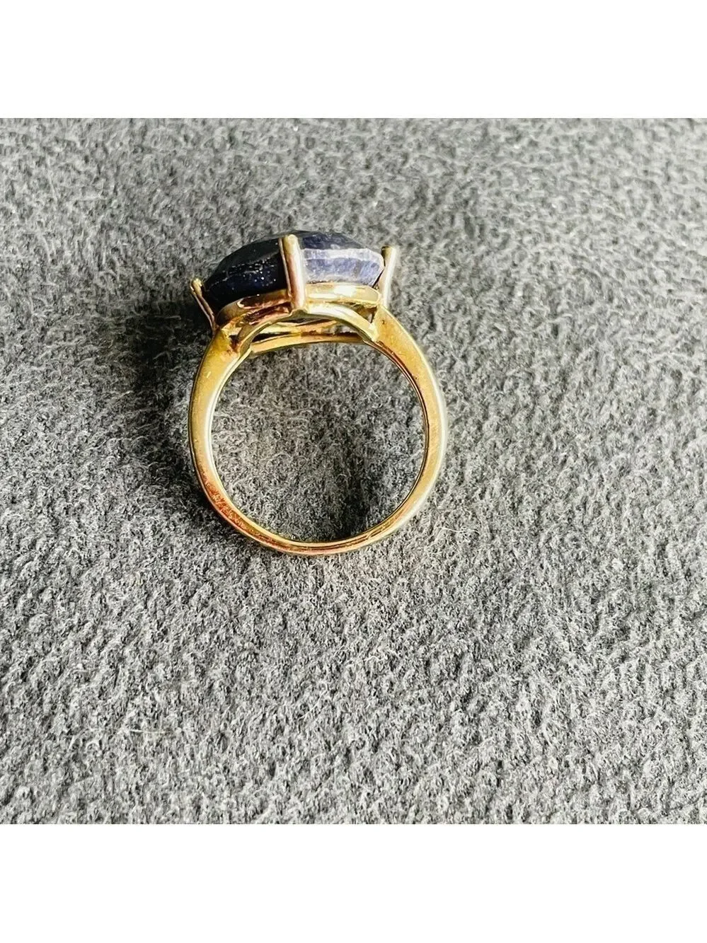 N/A faceted blue