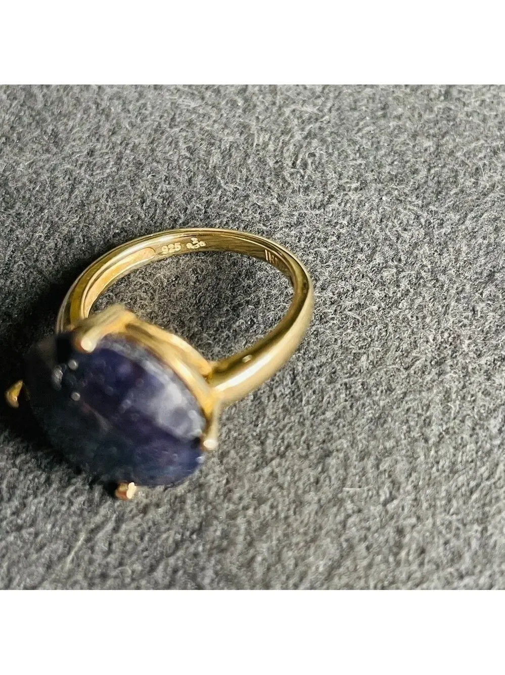 N/A faceted blue