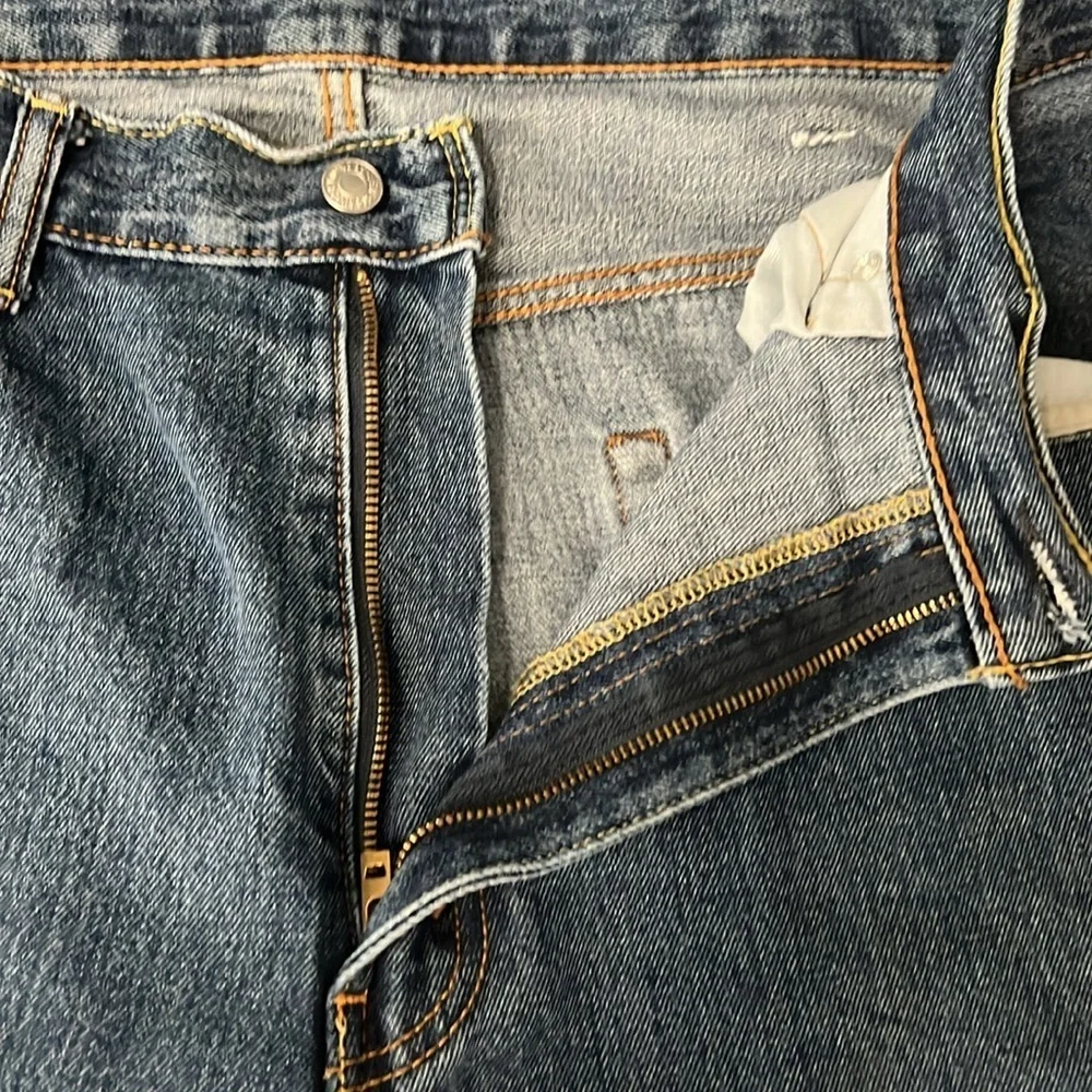 Levis size 38