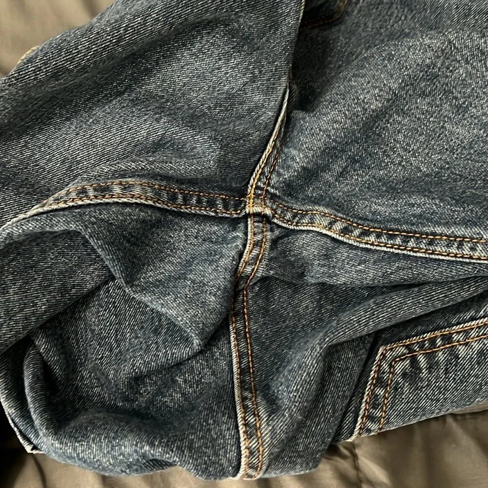 Levis size 38
