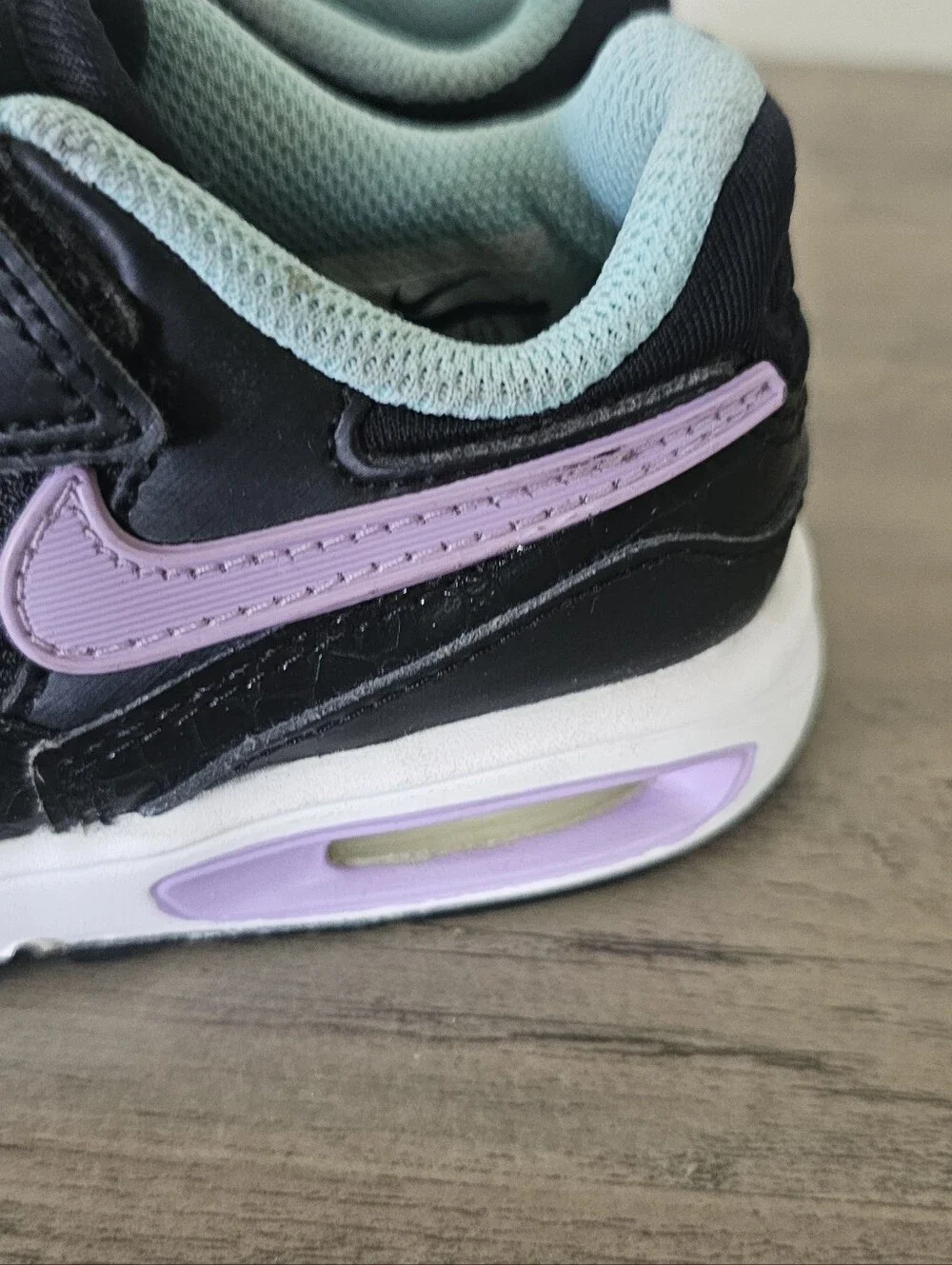 Nike slip size