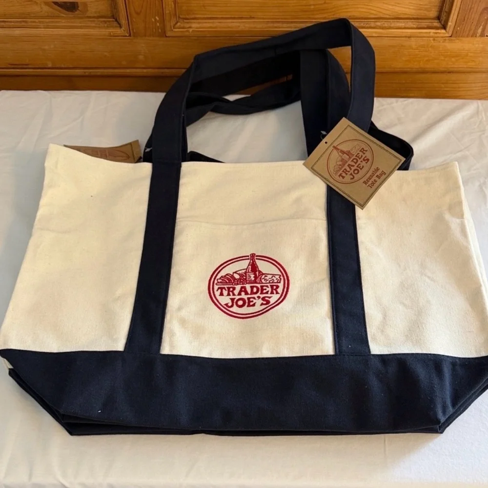 Trader JoeS nwt set
