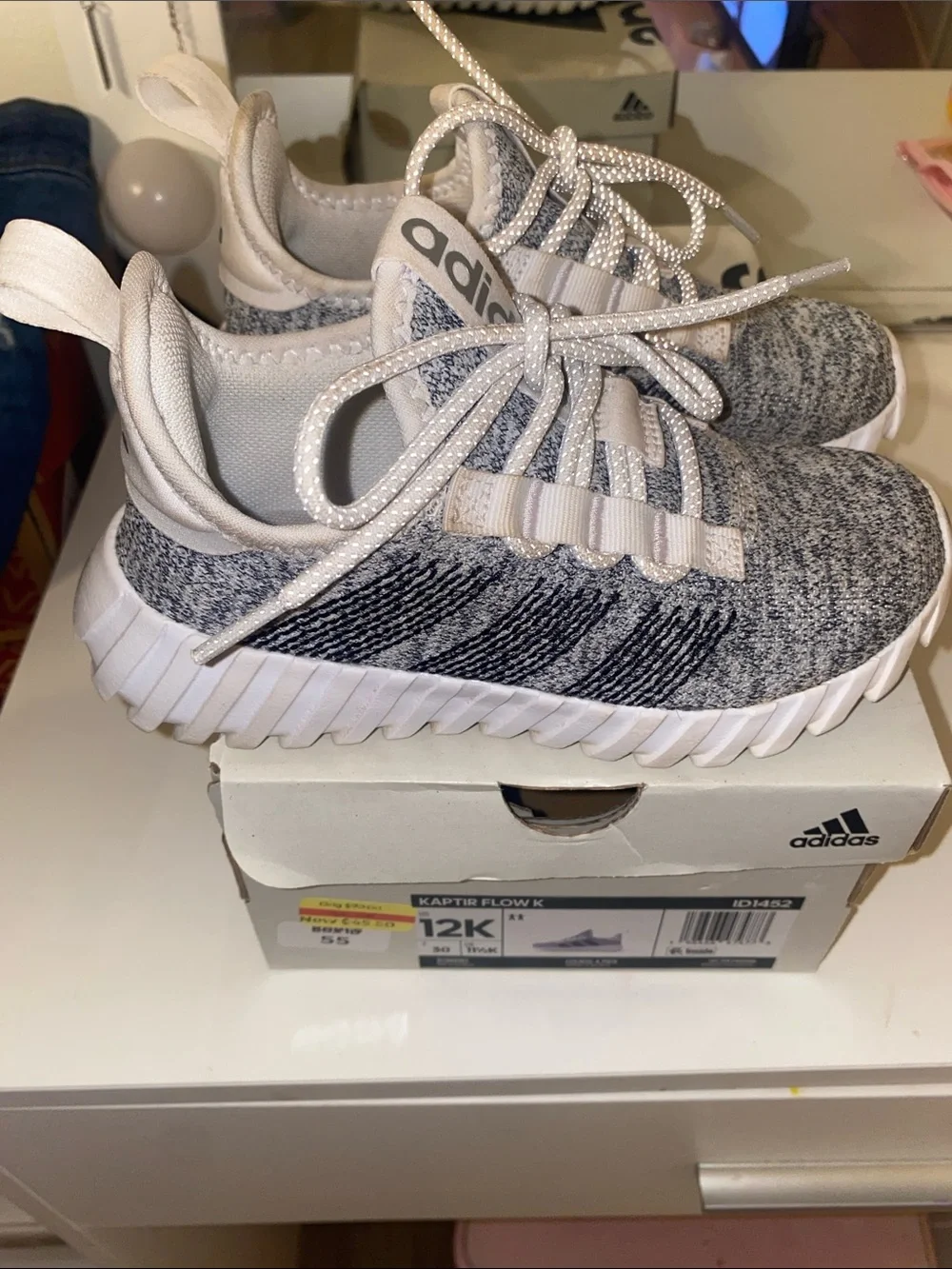 adidas tabs play white