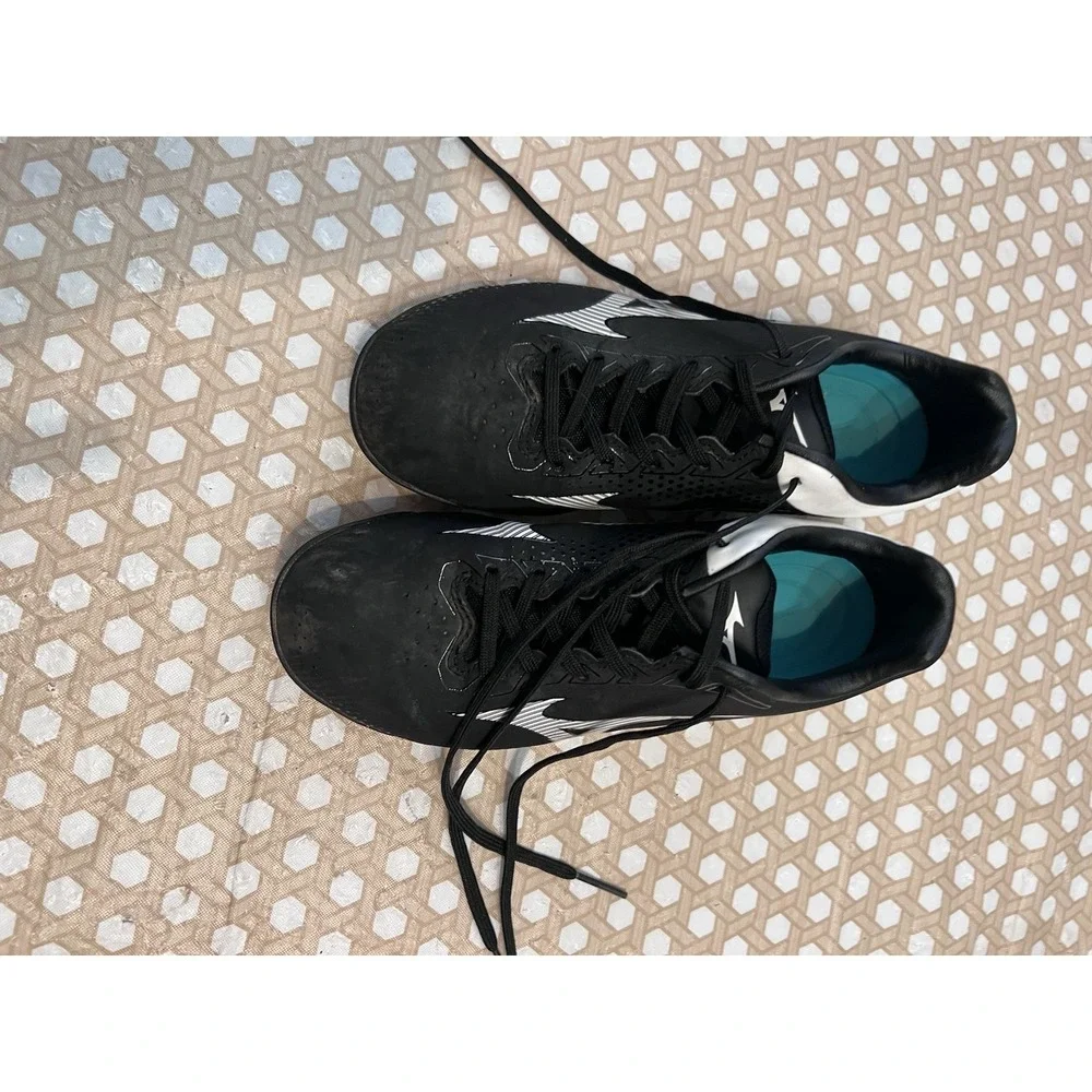 Mizuno size young specifically