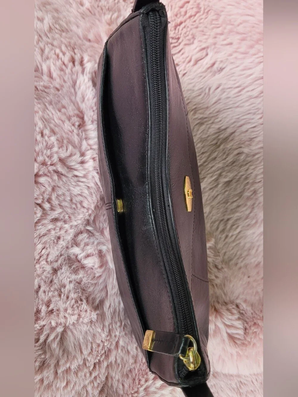 Etienne Aigner classic black