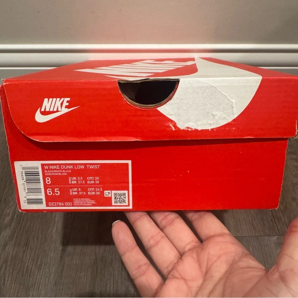 Nike shoe low women’s
