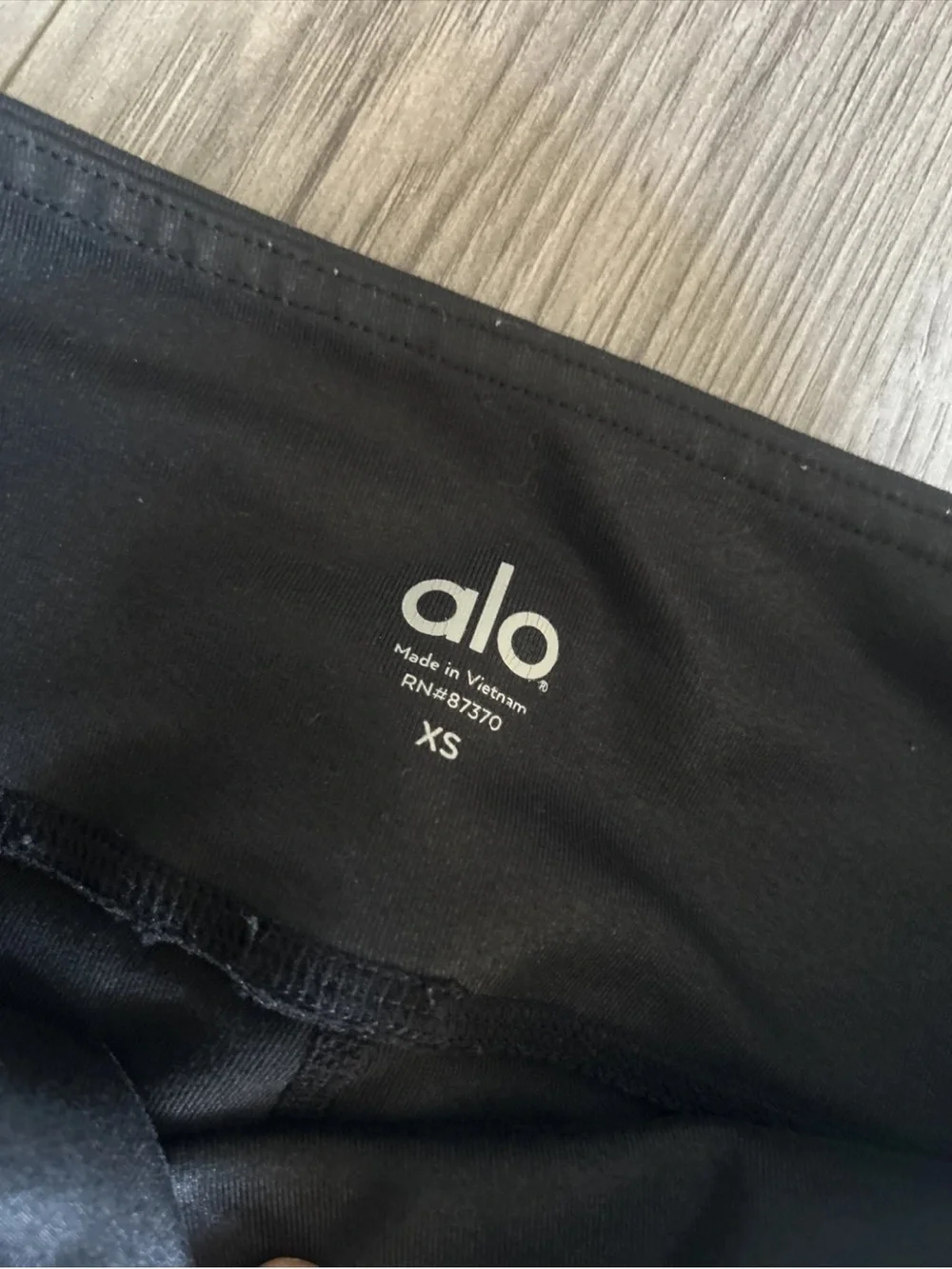 ALO Yoga shiny rise ruched