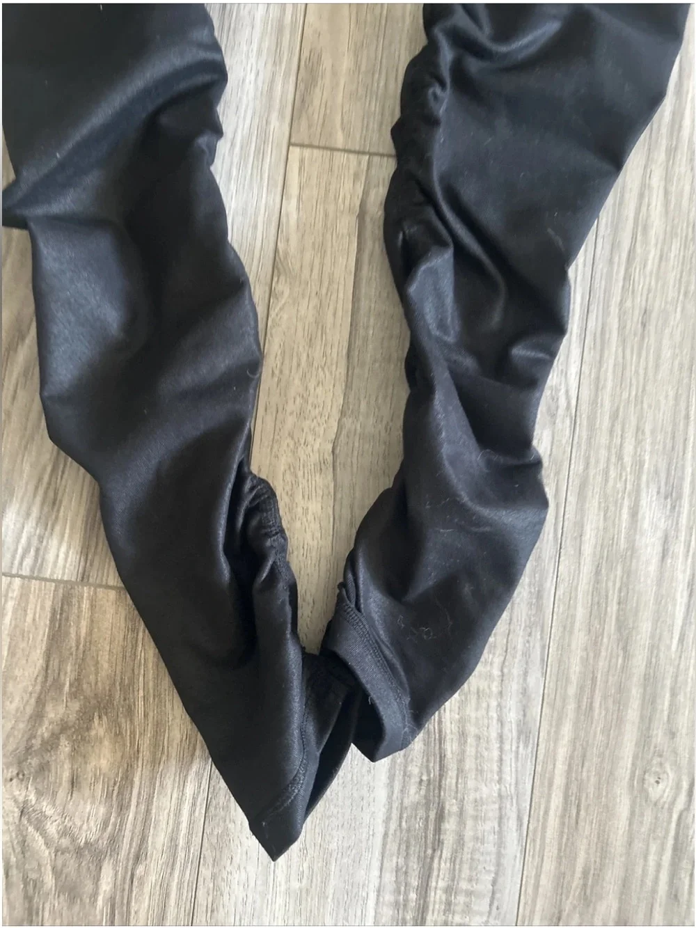 ALO Yoga wear stretchy waistband