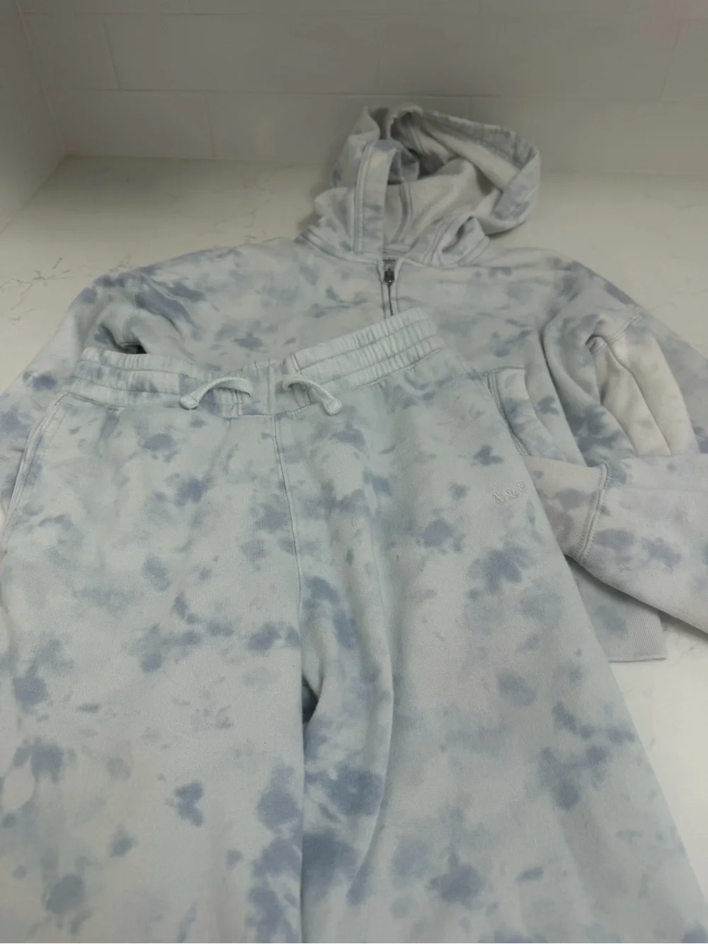 Abercrombie & Fitch Girls Light Blue Tie-Dye Hoodie & Sweatpants Set