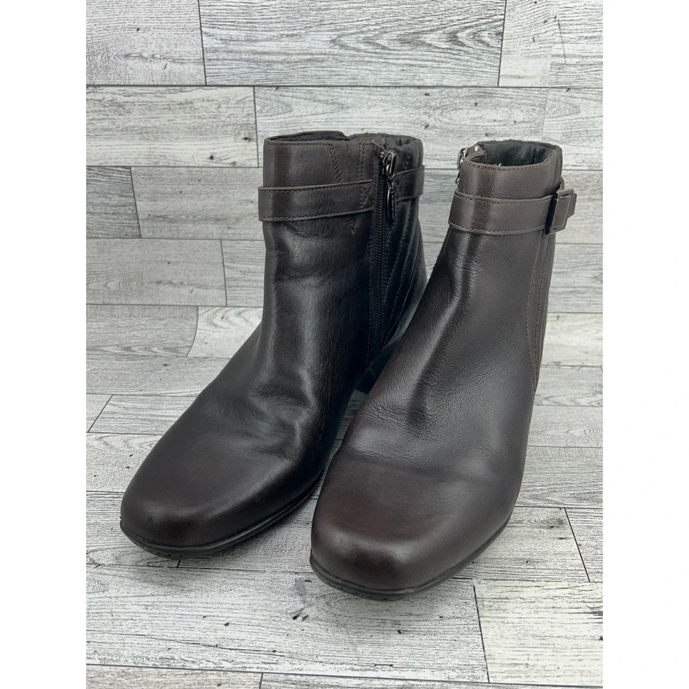 Clarks Artisan Leather Ankle Boots Brown Buckle‎ Accent Zip Up Women's 9M