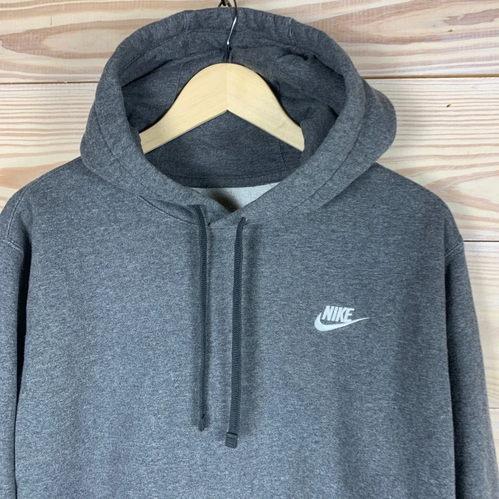 Nike sportswear club