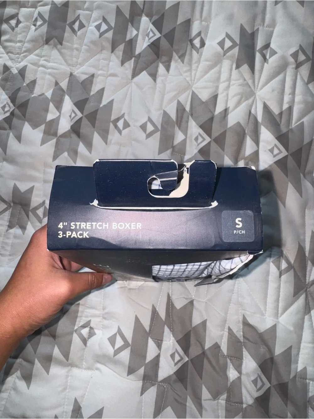American Eagle Outfitters •$40 •size box