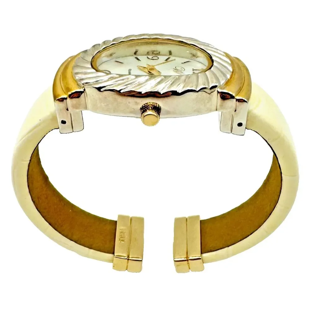 Waltham analog wristwatch