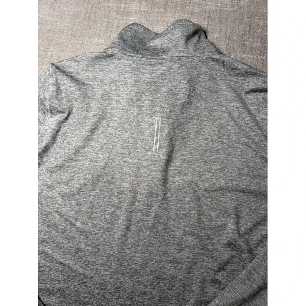 Nike technology top