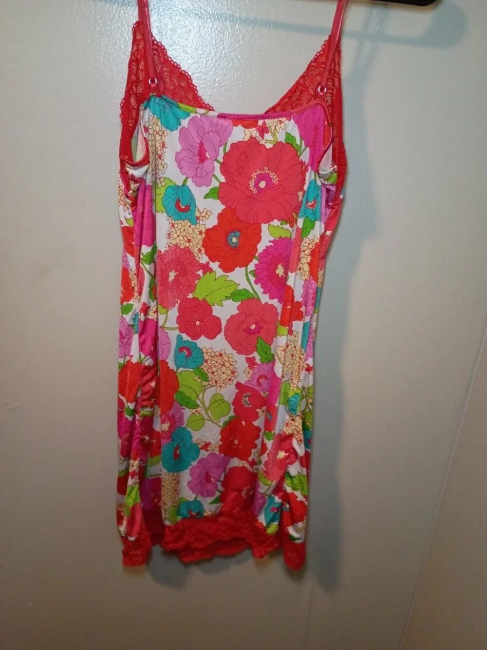 Natori neck hem