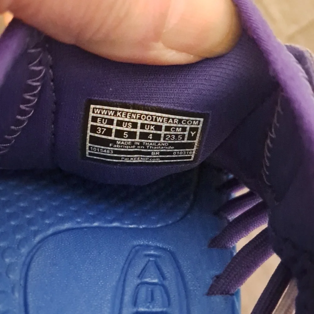 Keen woven water
