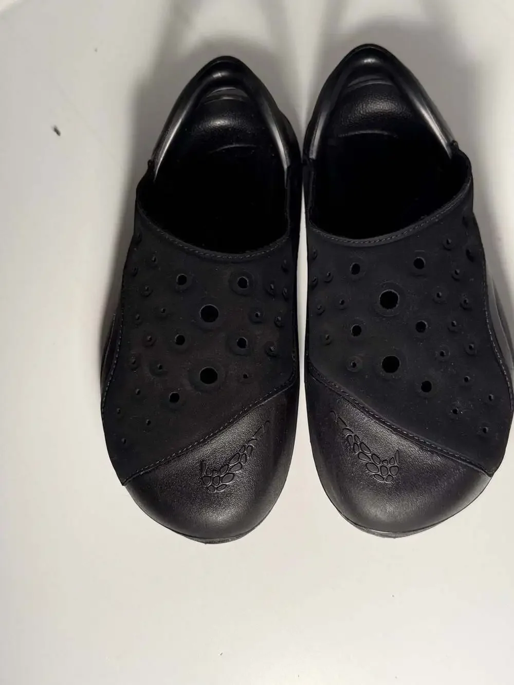 Nike side visible clog