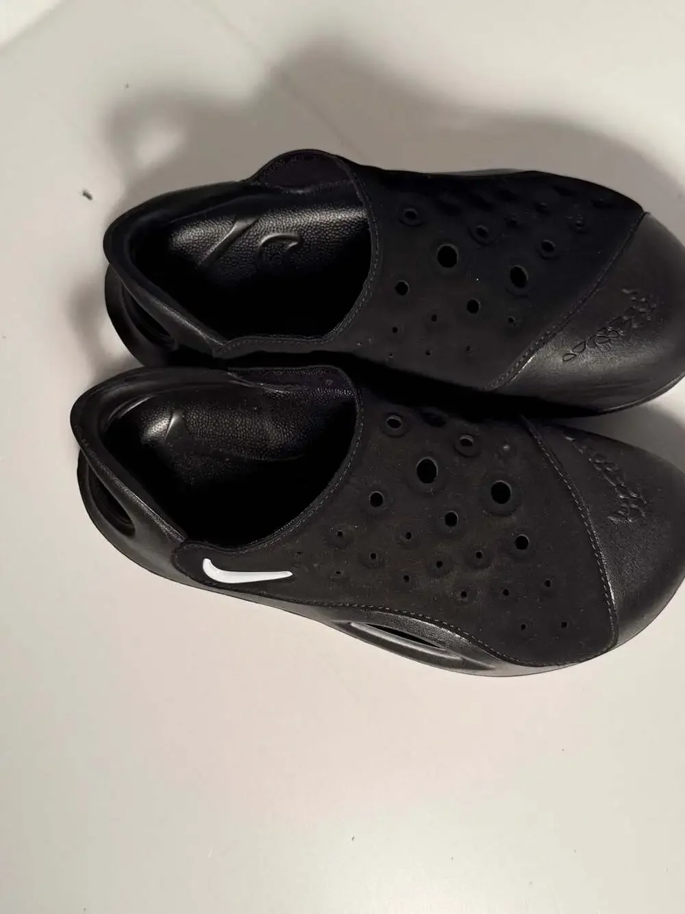 Nike swoosh size