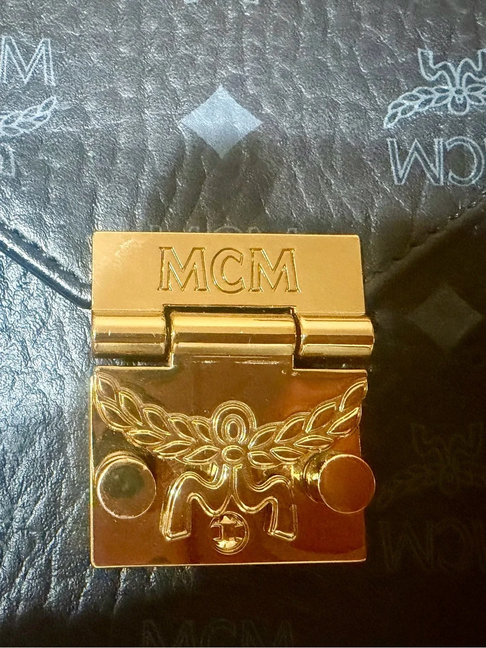 MCM shoulder adjustable never