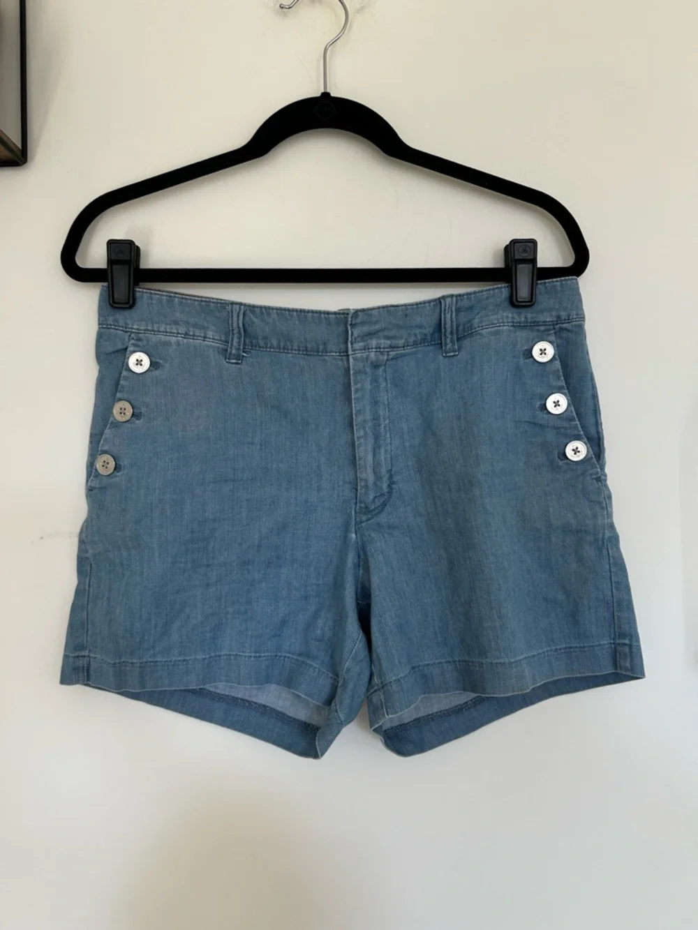 Tommy Hilfiger 5” Classic Stretch Shorts Lightweight Denim‎ Size 6