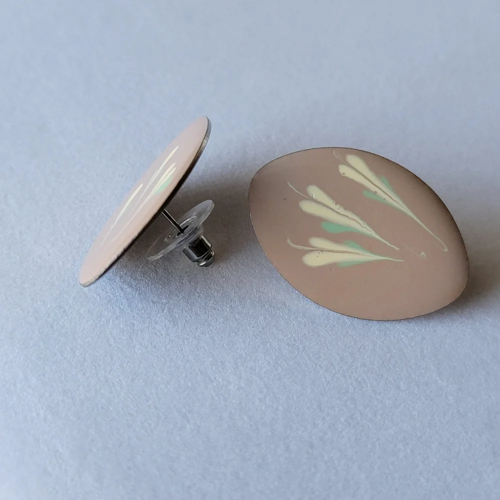 Vintage enamel flower