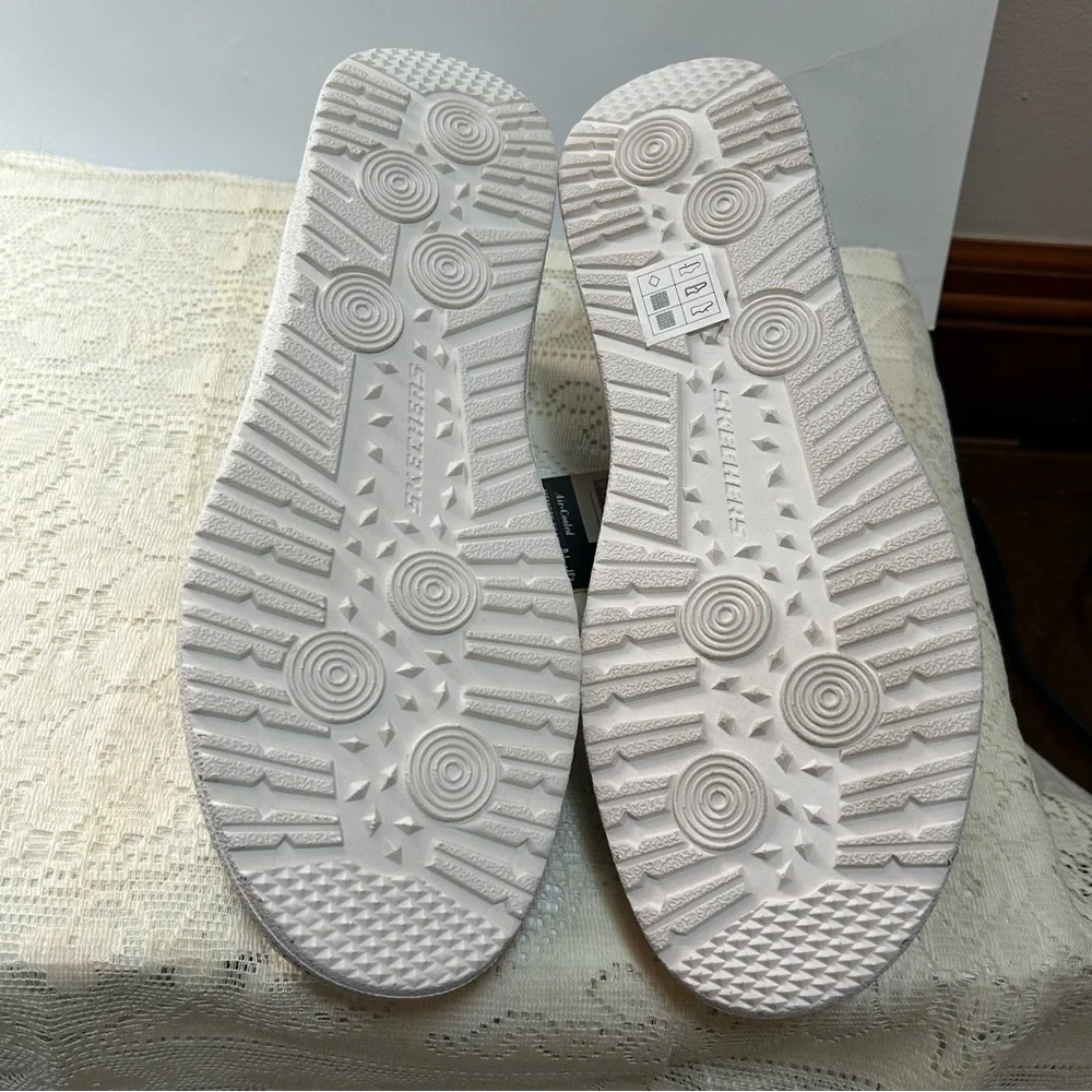 Skechers brand size