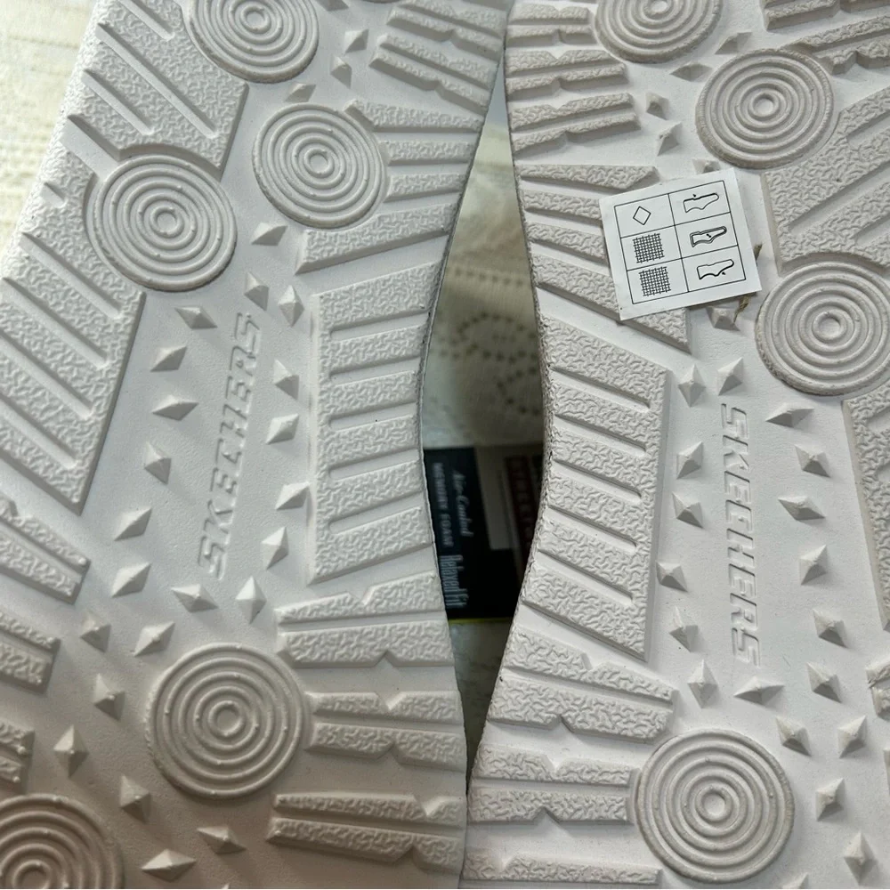 Skechers brand size