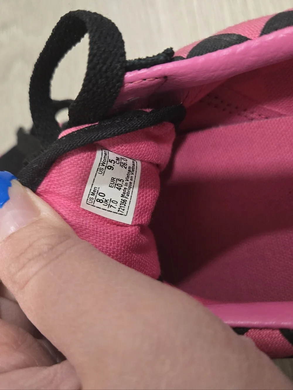 Vans laces black well